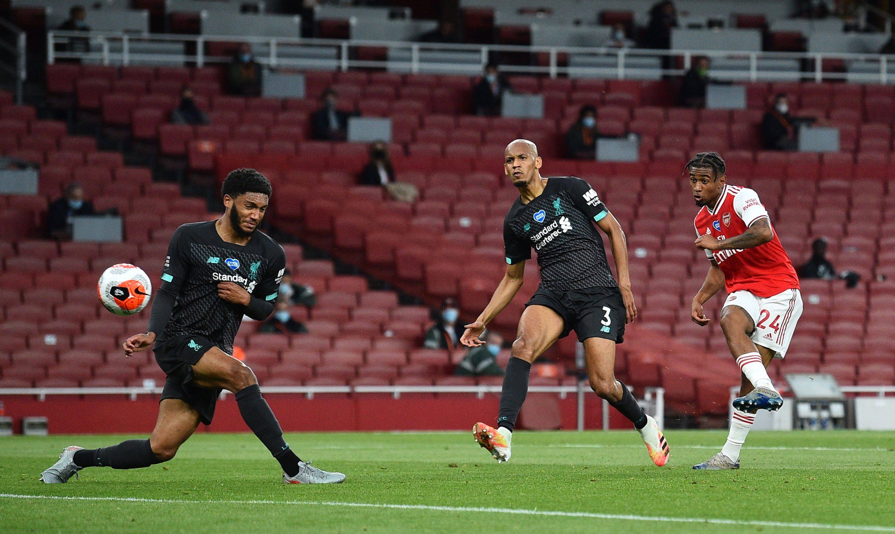 激烈的足球 激烈的足球